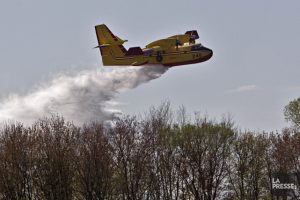 avion citerne sopfeu