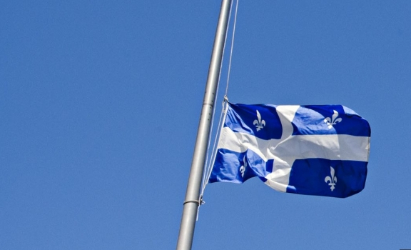 drapeau-en-berne-qc.jpg